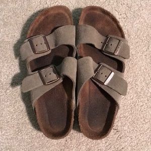 Birkenstocks Arizona Soft Footbed in color Taupe